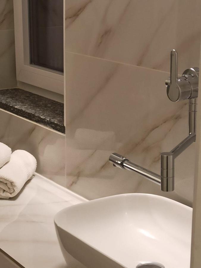 La Via Del Sale Apartman Domodossola Kültér fotó