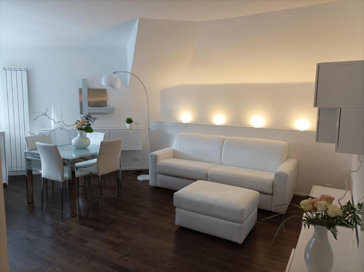 La Via Del Sale Apartman Domodossola Kültér fotó