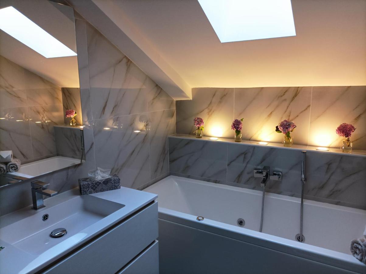 La Via Del Sale Apartman Domodossola Kültér fotó